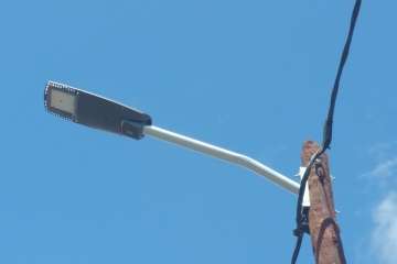 Alumbrado dota de iluminación al tramo de la carretera de Melenera que permanecía a oscuras (Foto TA)